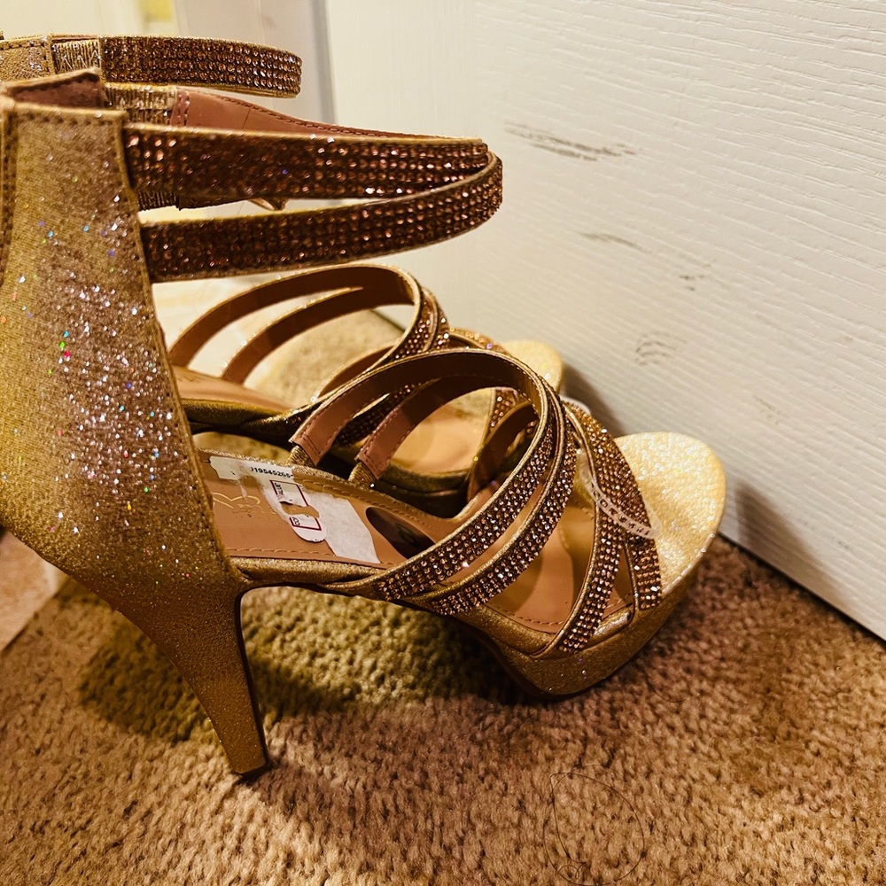 High heels golden shoes
